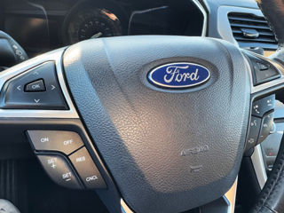 Ford Fusion foto 13