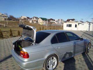 BMW 5 Series foto 8