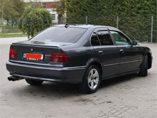 BMW 5 Series foto 5