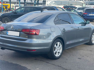 Volkswagen Jetta foto 6