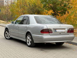 Mercedes E-Class foto 5