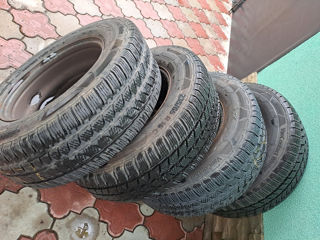 235/65 R16C Continental