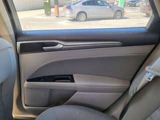 Ford Fusion foto 6