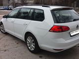 Volkswagen Golf foto 2