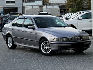 BMW 5 Series foto 4