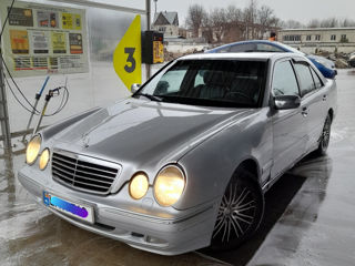 Mercedes E-Class foto 2