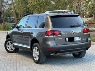 Volkswagen Touareg foto 2