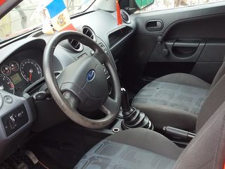 Ford Fiesta 5D foto 7