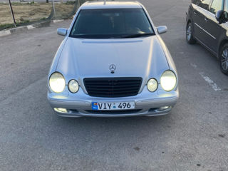 Mercedes E-Class foto 8