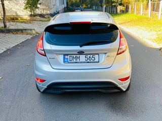 Ford Fiesta foto 12