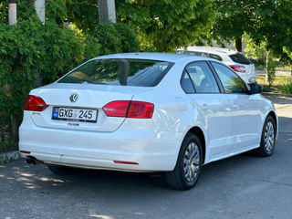 Volkswagen Jetta foto 5