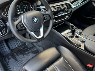 BMW 5 Series foto 6