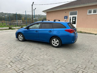 Toyota Auris foto 2