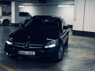 Mercedes C-Class foto 1