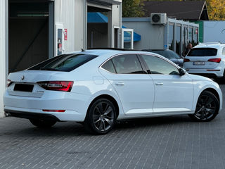 Skoda Superb foto 4