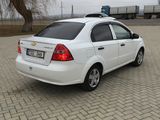 Chevrolet Aveo foto 3