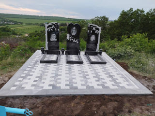 Monumente funerare din granit Telenești