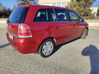 Opel Zafira foto 2