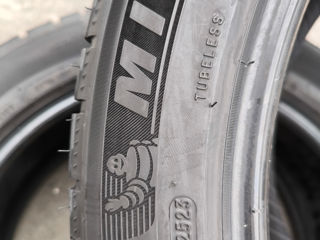 Anvelope 275/45 Fata 305/40 R20 Spate Michelin Alpin 5 SUV foto 6