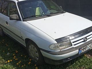 Opel Astra foto 1