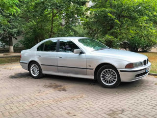 BMW 5 Series foto 3