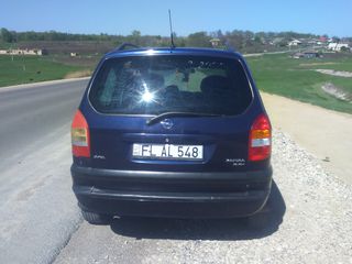 Opel Zafira foto 8