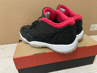 Air Jordan 11 Retro Low IE foto 4