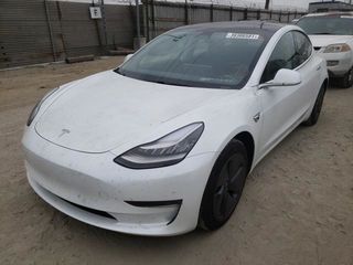 Tesla Model 3 foto 2