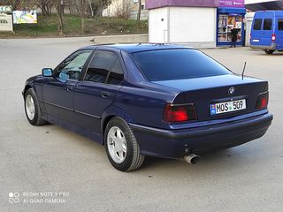 BMW 3 Series foto 6