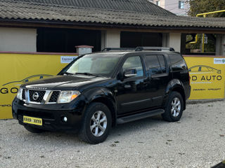 Nissan Pathfinder foto 1