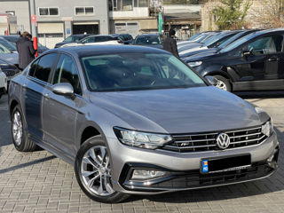 Volkswagen Passat foto 1