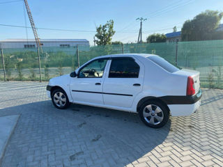 Dacia Logan foto 1