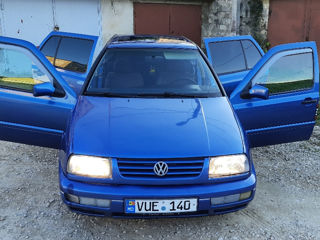 Volkswagen Vento foto 1