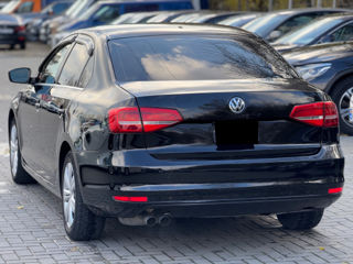 Volkswagen Jetta foto 5