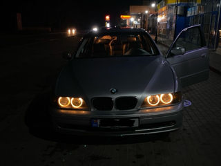 BMW 5 Series foto 4