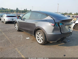 Tesla Model Y foto 4