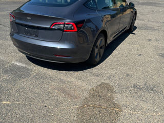 Tesla Model 3 foto 1