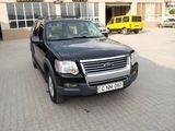 Ford Explorer foto 2