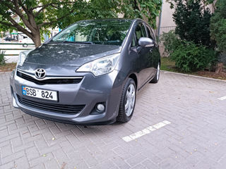 Toyota Verso-S foto 2