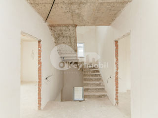 Duplex în 3 nivele, 320 mp + teren 3,2 ari, versiune albă, Botanica, 330000 € foto 11