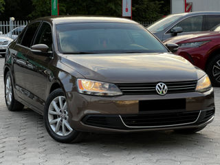 Volkswagen Jetta foto 4