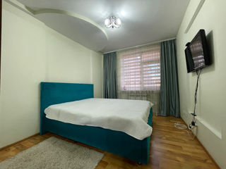 Se da in chirie apartament cu 2 odai si living. foto 4