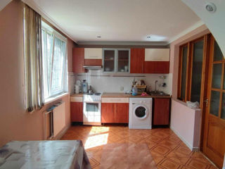 Apartament cu 2 camere, 70 m², Botanica, Chișinău foto 1
