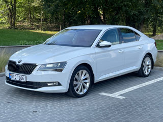 Skoda Superb foto 2