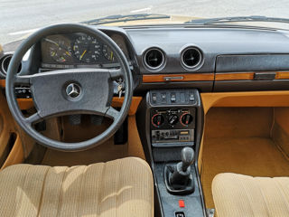 Mercedes Series (W123) foto 8