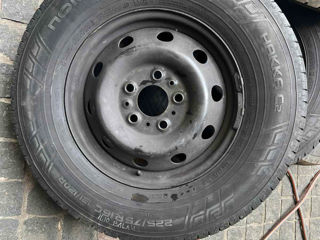 Nokian 225/75/R16C