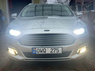 Ford Mondeo foto 9