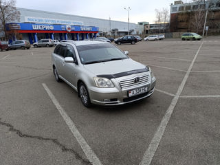 Toyota Avensis foto 2