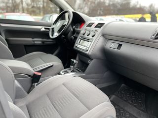 Volkswagen Touran foto 12