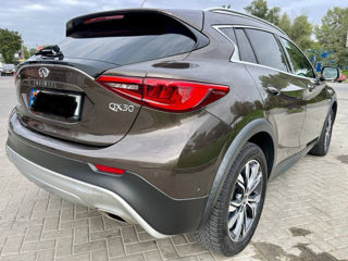 Infiniti QX30 foto 10